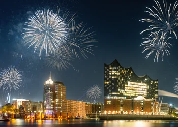 Maritimer Jahreswechsel auf der Elbe